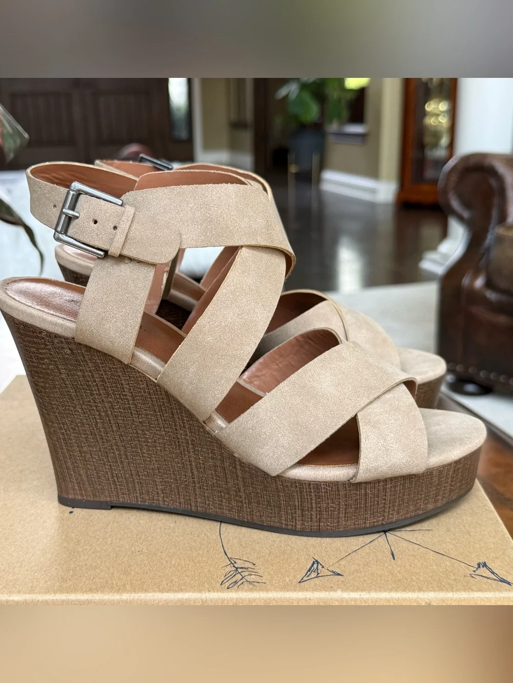 Indigo Taupe Platform shoes - size 7.5